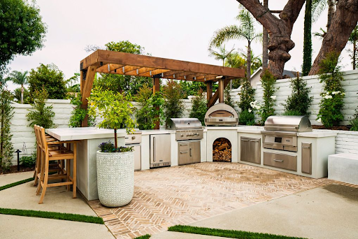 5 Tips for Building Your Custom Outdoor Kitchen